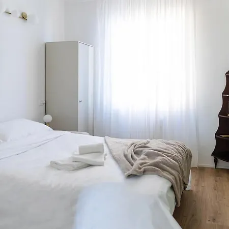 Casa Dolce Sosta - A Heaven Of Light And Hospitality - 2 Camere, 4 Ospiti - Parcheggio Gratuito